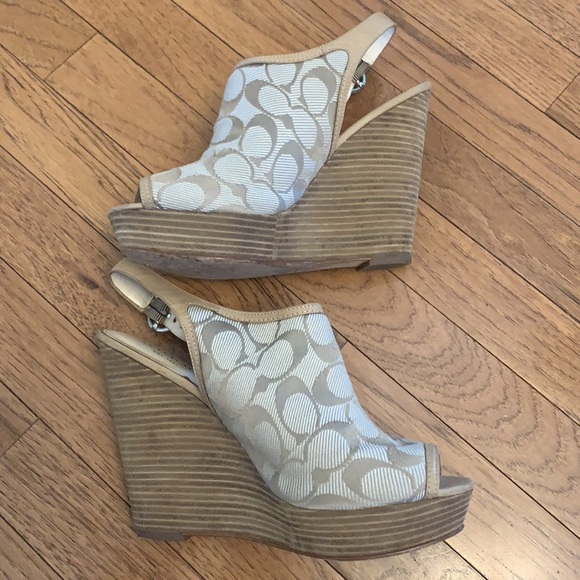 Coach wedges size 9 - Picture 3 of 8